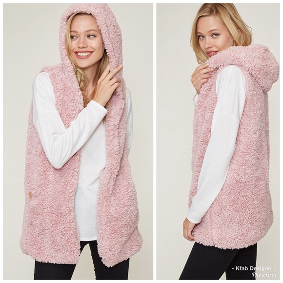 🛍LAST Blush Sherpa Faux Fur Hoodie Vest w/Pockets - Picture 8 of 8